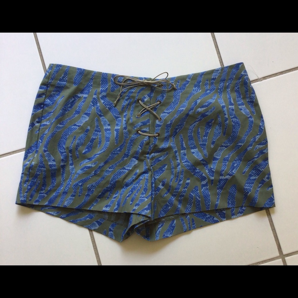 NWT Tommy (Tommy Hilfiger)  pattern shorts